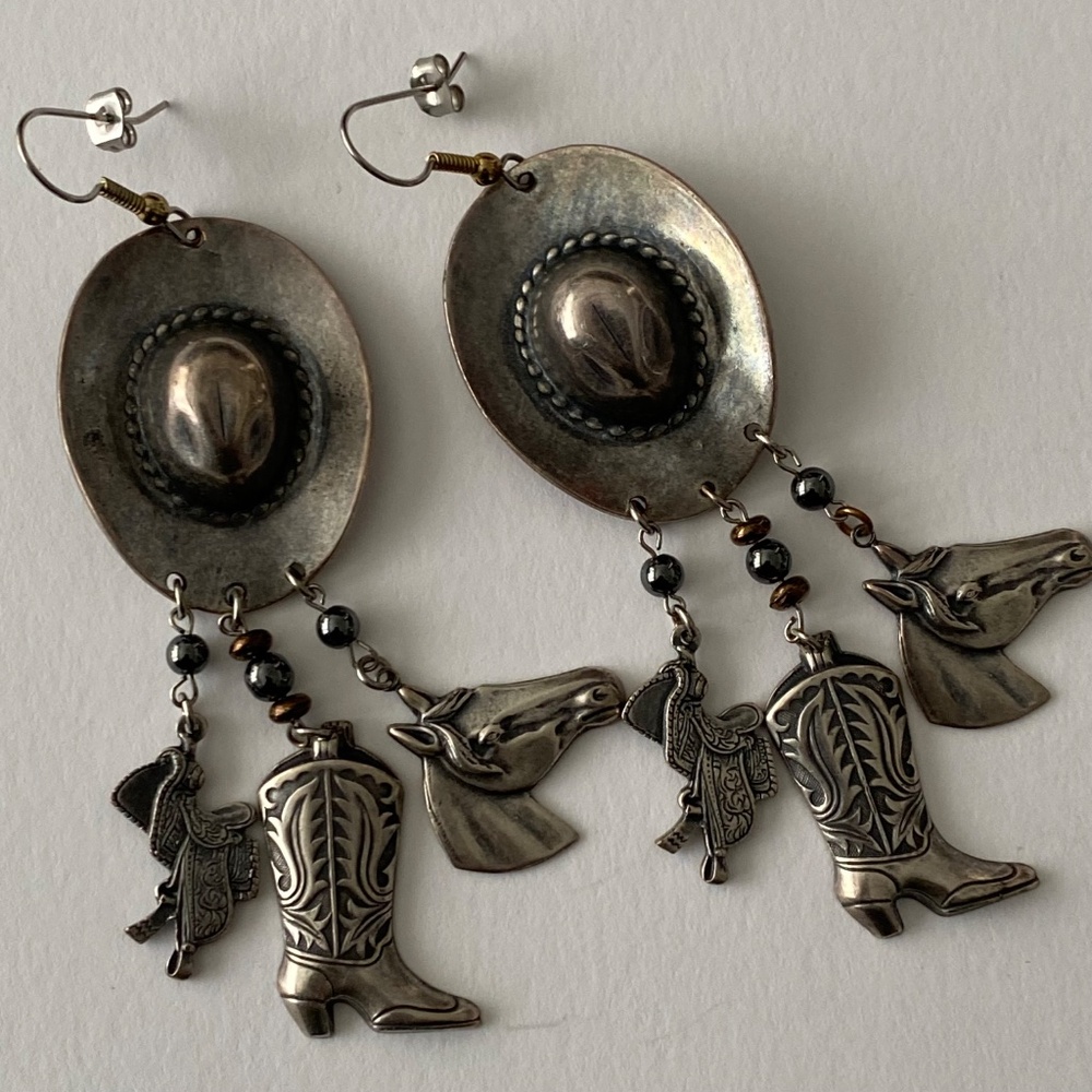 Vintage Statement Western Charm Dangling Hook Earrings Tarnished Silver Tone - Picture 7 of 7